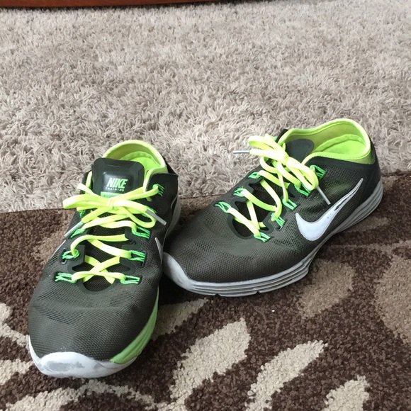 Nike Shoes - Picture 1 of 4